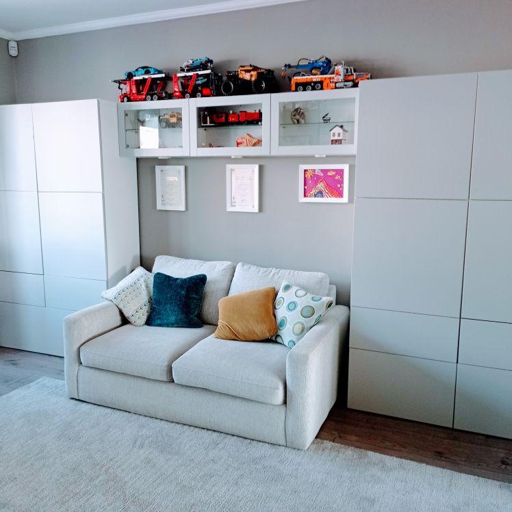 decluttered-living -room