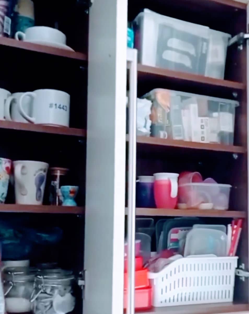 organised kitchen cupboards